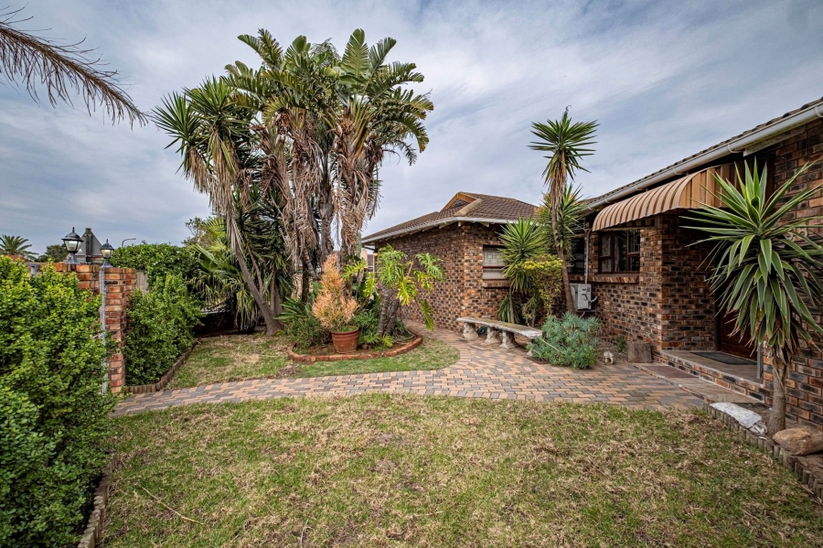 3 Bedroom Property for Sale in Summerstrand Eastern Cape